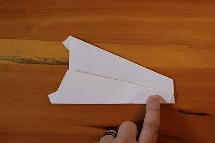 纸飞机怎么转换中文版_纸飞机怎么弄成中文版的